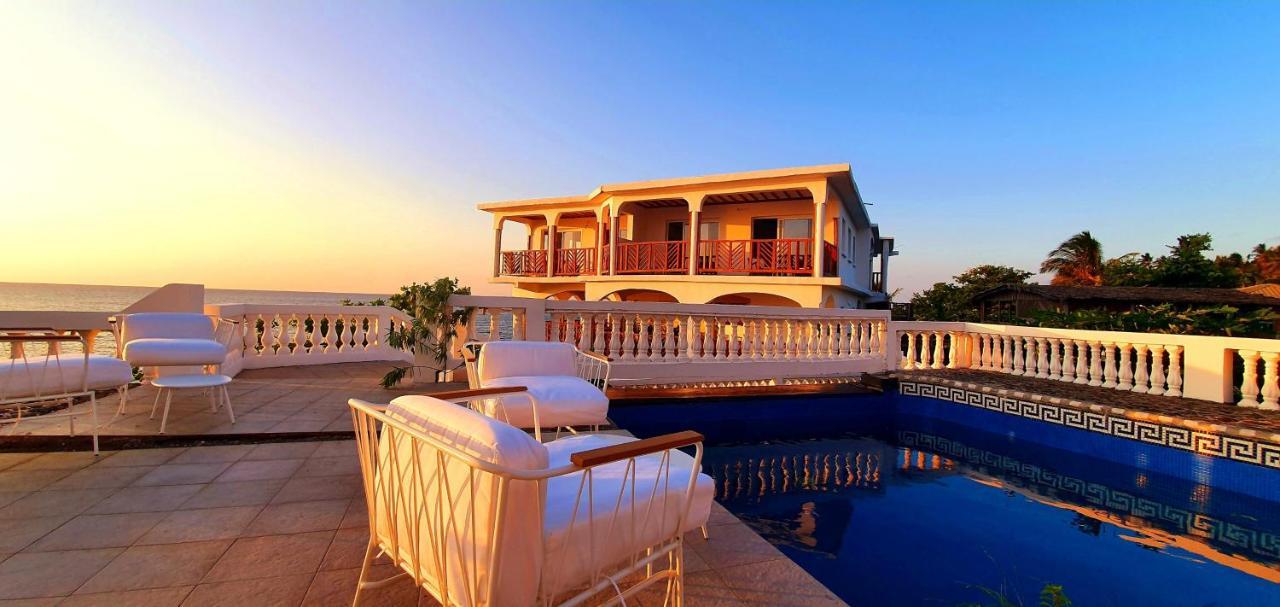 Al Camar Lodge Ndzaouze エクステリア 写真