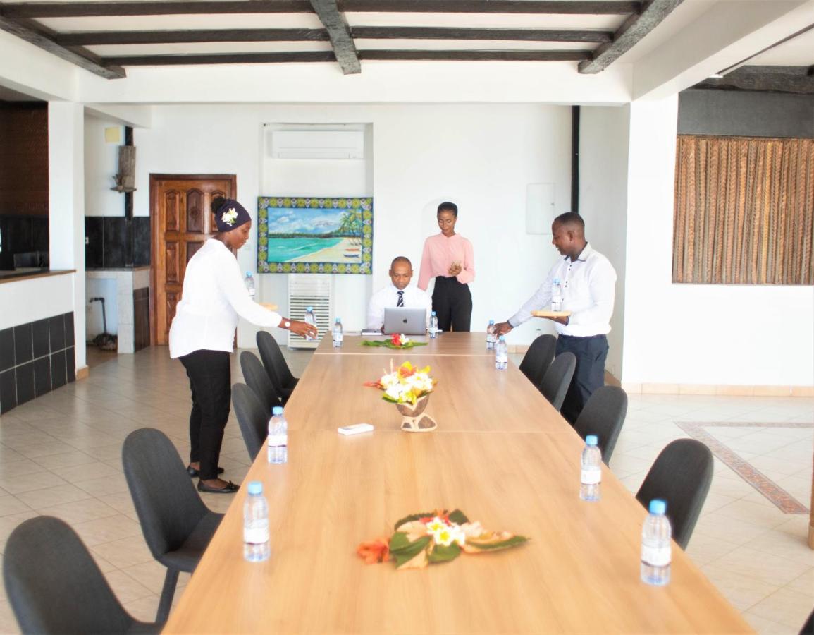 Al Camar Lodge Ndzaouze エクステリア 写真